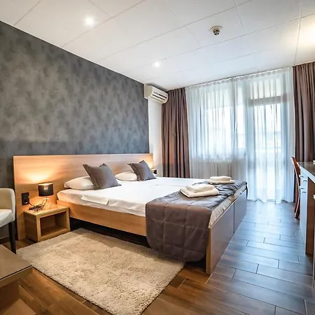Hotel Novi Sad 호텔