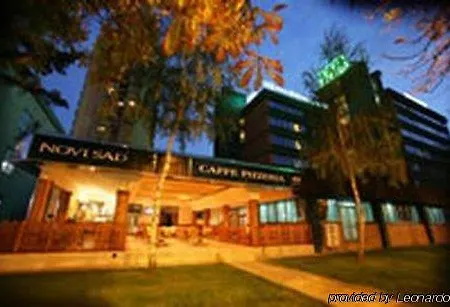 호텔 Hotel Novi Sad 4*